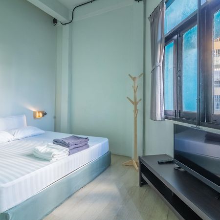 Bunny Burrow Hostel Bangkok Exterior foto