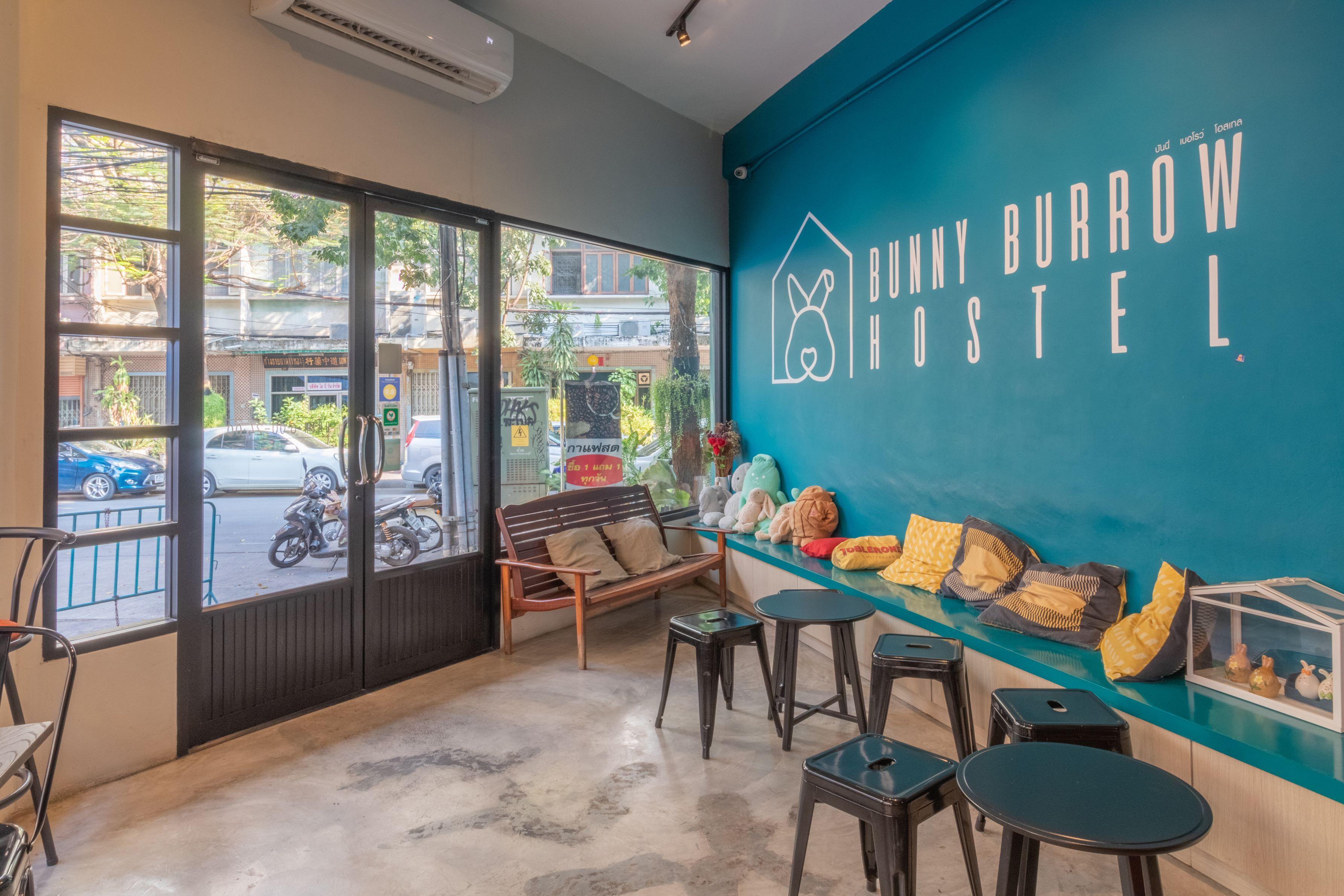Bunny Burrow Hostel Bangkok Exterior foto