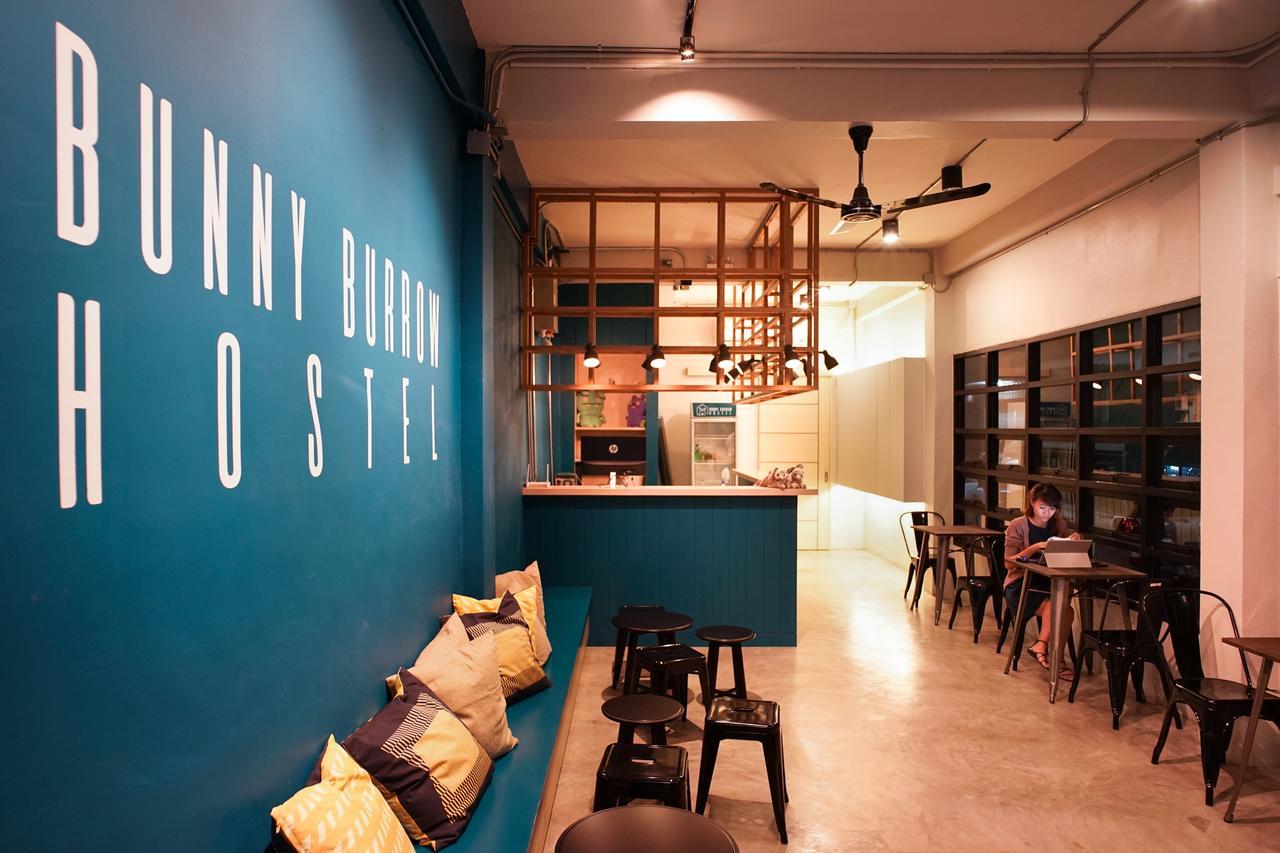 Bunny Burrow Hostel Bangkok Exterior foto