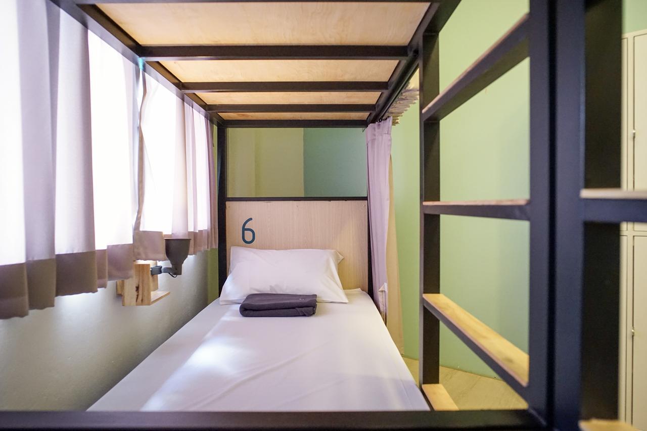 Bunny Burrow Hostel Bangkok Exterior foto